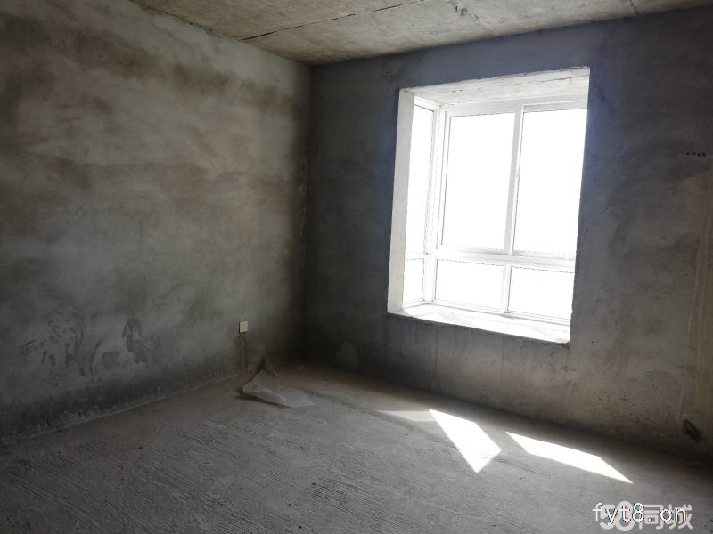 电梯房纯毛坯南北通透全天性采光前后无遮拦首付十几万